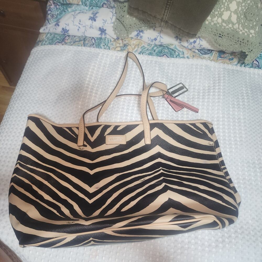 COACH GUC ZEBRA PARK METRO XL TOTE BAG